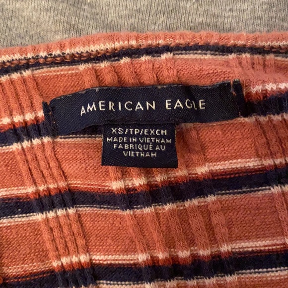 crop top - Picture 3 of 3